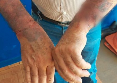 Taxista é rendido por bandidos, algemado e deixado em ponte em cidade da fronteira
