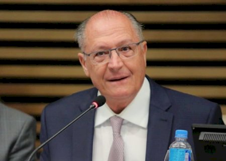 Alckmin anuncia aval britânico para desburocratizar exportação de frango brasileiro