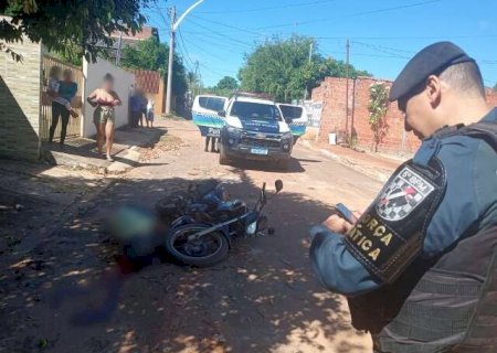 Homem de 42 anos é executado a tiros quando chegava em casa