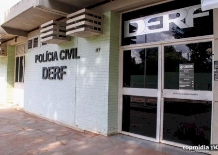 Rastreador em mochila entrega arromabor de carro 'de bandeja' à polícia