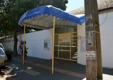 Mãe se revolta com expulsão do filho de escola por exigir atenção diferenciada