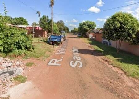 Marido chama a PM após esfaquear companheira e vítima é encontrada agonizando