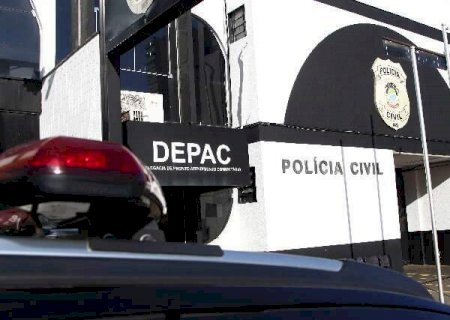 Ao sair de banco, homem é sequestrado por trio e foge de cárcere pelo telhado