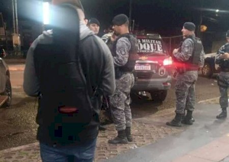Assaltante de moto é baleado cinco vezes e espancado pela própria vítima