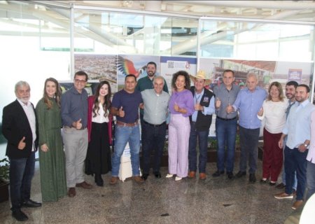 Em Três Lagoas, João César Mattogrosso participou da celebração de 1 ano do HRCLMT