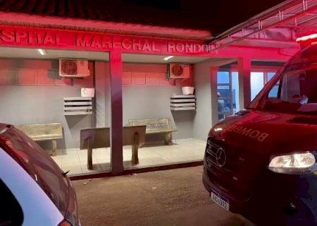 Rapaz é ferido por tiros à queima-roupa e socorrido em estado grave