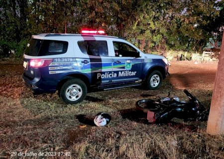 Polícia Militar conduz jovem para a delegacia por direção perigosa, porte de drogas e dirigir sem CNH em Nova Andradina.