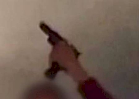Jovem faz live exibindo arma e acaba preso com granada de uso militar