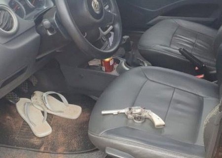 Jovem é preso após disparar para o alto para intimidar desafeto