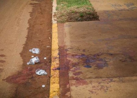 Jovem é morto a tiros em frente a supermercado