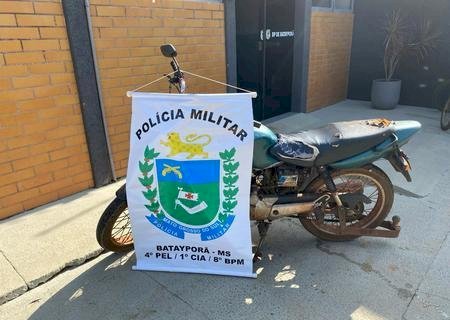 Pilotando sem capacete, homem é preso por receptação em Batayporã