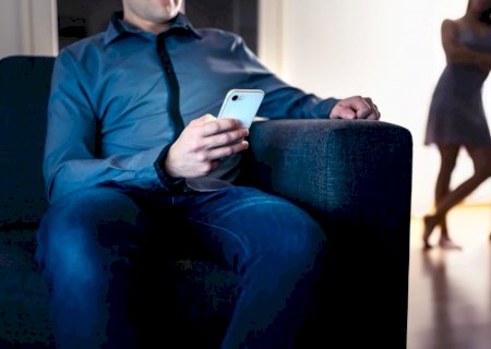 Traições vão aumentar? WhatsApp ganha conversas protegidas por senha