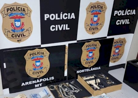 Joias roubadas e 32 mil falsificados são encontrados em tabacaria usada como ponto de encontro de criminosos