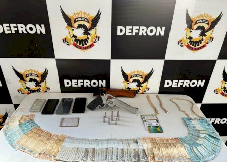 Polícia Civil prende dois homens por uso de documento falso, receptação e adulteração de veículo