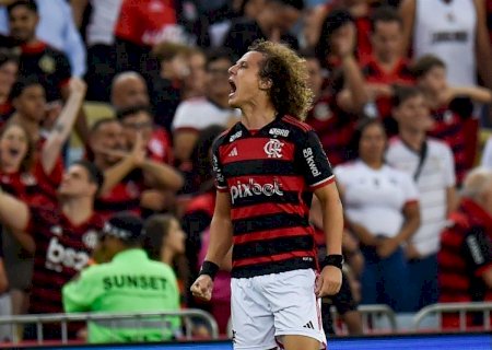 Flamengo vence Bahia com gol de David Luiz nos acréscimos e lidera o Brasileirão