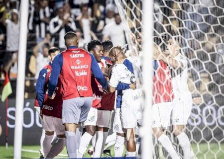 Santos enfrenta time paranaense precisando vencer para voltar ao G4