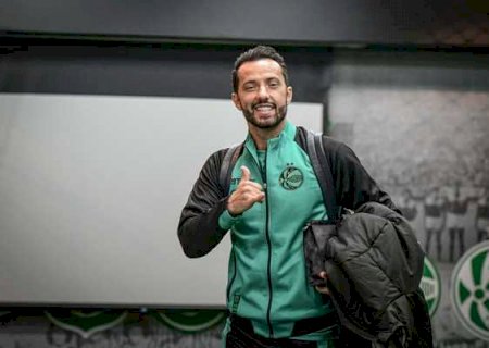 Nenê encara o Vasco pela primeira vez desde a saída para o Juventude: 'Futebol sempre surpreende'