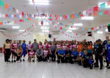Amistoso de Vôlei Adaptado para Idosos em Nova Andradina promove integração