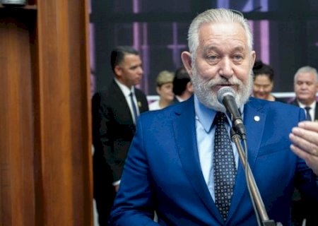 Após 20 anos usando maconha, deputado rejeita canabidiol