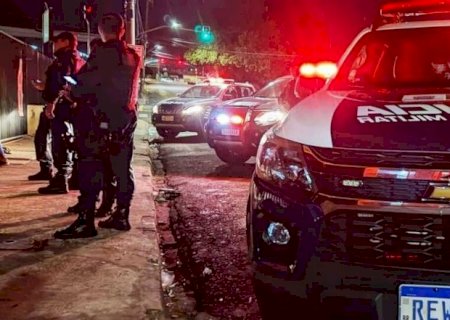 Marido fica agressivo após festa de casamento e atira para assustar esposa