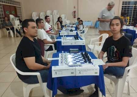Enxadristas de Nova Andradina se destacam em torneio nacional