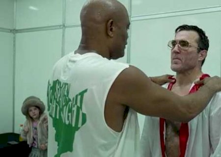 Bastidores: Anderson Silva faz Chael Sonnen chorar no vestiário