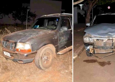 Homem que furtou caminhonete e bateu em carro, estava fugindo após agredir companheira