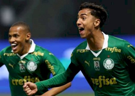 Palmeiras mantém postura e descarta contratar zagueiro após recorrer às joias da base