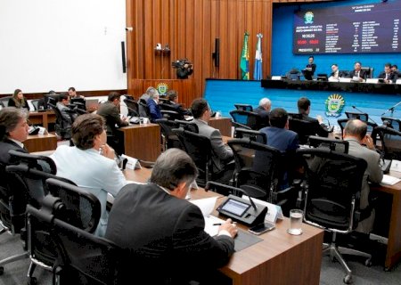 Deputados devem votar quatro projetos na sessão desta quarta-feira