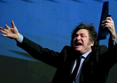Em evento conservador, Milei evita citar Lula e fala em suposta ‘perseguição’ a Bolsonaro