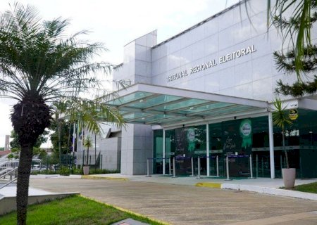 Câmaras e prefeituras devem excluir propagandas de sites oficiais, sob pena de multa e cassação