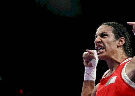 A atleta, que veio a conquistar a medalha de ouro na categoria até 66kg, foi atacada após a divulgação de fake news que questionavam seu gênero
