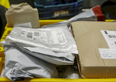 Correios alertam sobre golpe cobrando taxa para retirar encomenda