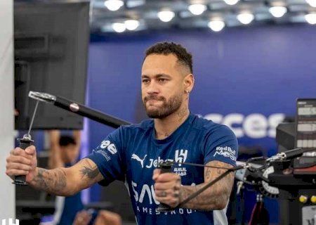 Neymar vai precisar de mais dois meses de tratamento, diz jornal saudita