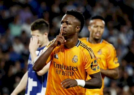 Vini Jr gera controvérsia por comemoração, e Ancelotti apoia: "Ninguém consegue aguentar"
