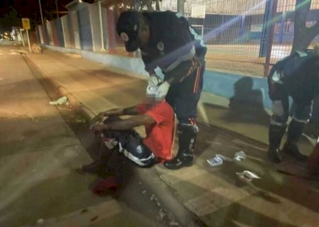 Homem é espancado até desmaiar durante a madrugada em Três Lagoas