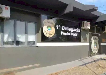'Apertou o pescoço': filho vê mãe ser morta estrangulada por marido