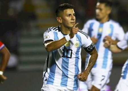 Almada volta a ser chamado pela seleção argentina, e Botafogo tem seis convocados na Data-Fifa