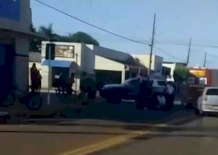 Mulher em bike elétrica fica ferida após ser atropelada por carro em Bataguassu