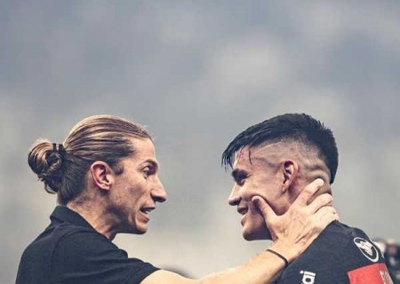 Lesão de De la Cruz abre espaço para Alcaraz em 'posição ideal' no Flamengo