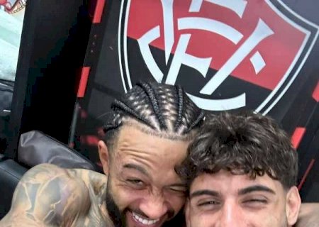 Como Memphis e Yuri driblam dificuldade de comunicação fora de campo para brilhar no Corinthians