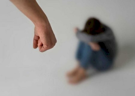 Pai é preso após dar soco e provocar sangramento no ouvido de filha