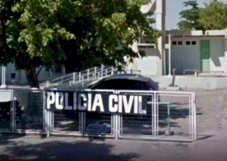 Mulher é presa após jogar soda cáustica no marido depois de discussão por dinheiro em MS