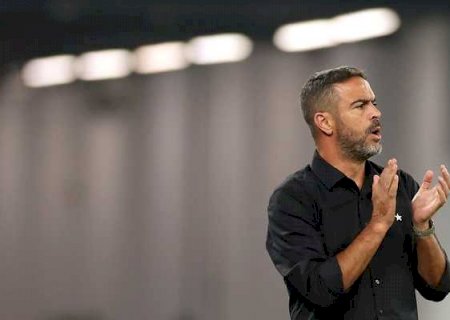 Fica ou sai do Botafogo? Entenda o que vai pesar na decisão de Artur Jorge