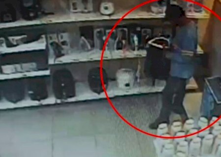 Homem é preso em flagrante após furtar calcinhas em loja
