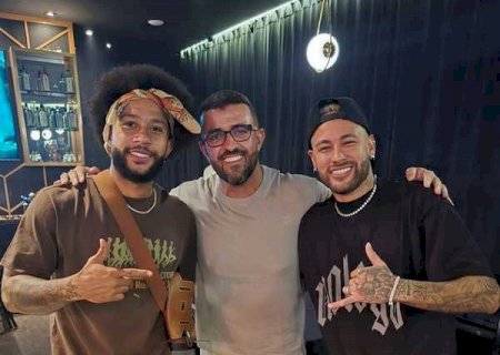 Memphis após papo com Neymar: 'Amaria jogar com ele no Corinthians'