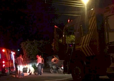 Mulher pula de carro em movimento durante briga com motorista