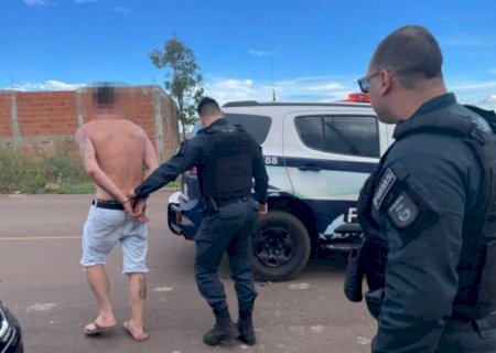 Embriagado, homem é preso após agredir esposa na frente do filho