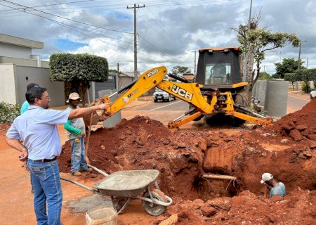Taquarussu: Obras de pavimentação asfáltica, sistemas de saneamento básico, esgoto e drenagem de águas pluviais continuam em ritmo acelerado