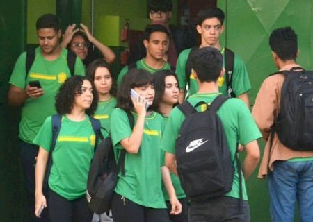 Proibidos em salas de aula de MS, celulares deverão ficar nas mochilas